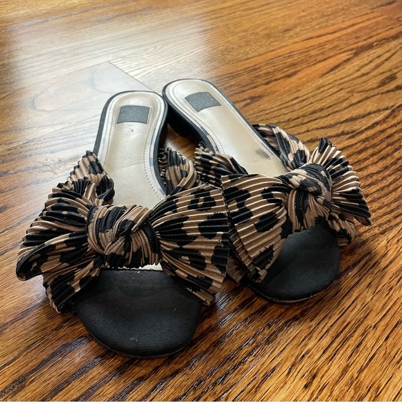 White House Black Market Ruffled Cheetah Leopard Print Sandals - Picture 3 of 4